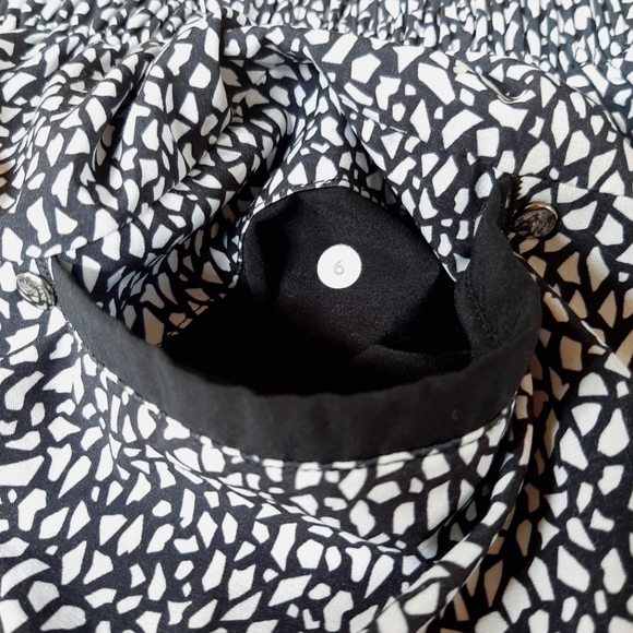 Lululemon Spring Break Away Short - Picture 6 of 6